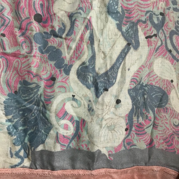 ✨3 for 15✨ Colourful Light and Airy Scarf - Picture 7 of 9